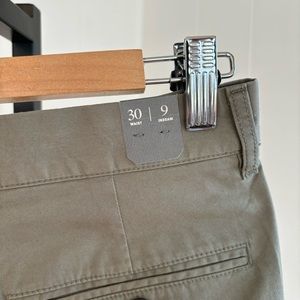 NWT J. Crew Green Classic Preppy Cotton Stretch Flat Front Chino Shorts Men 30x9